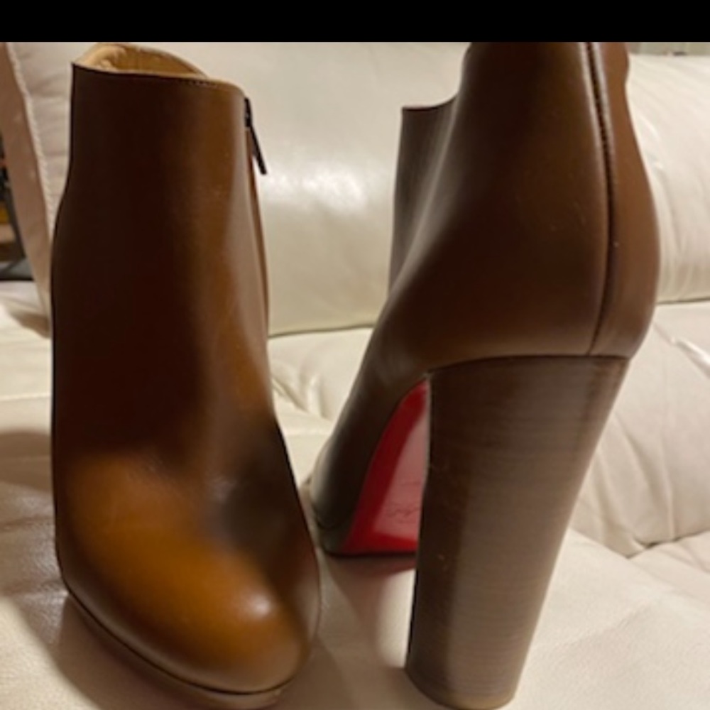 Unique Loub Booties